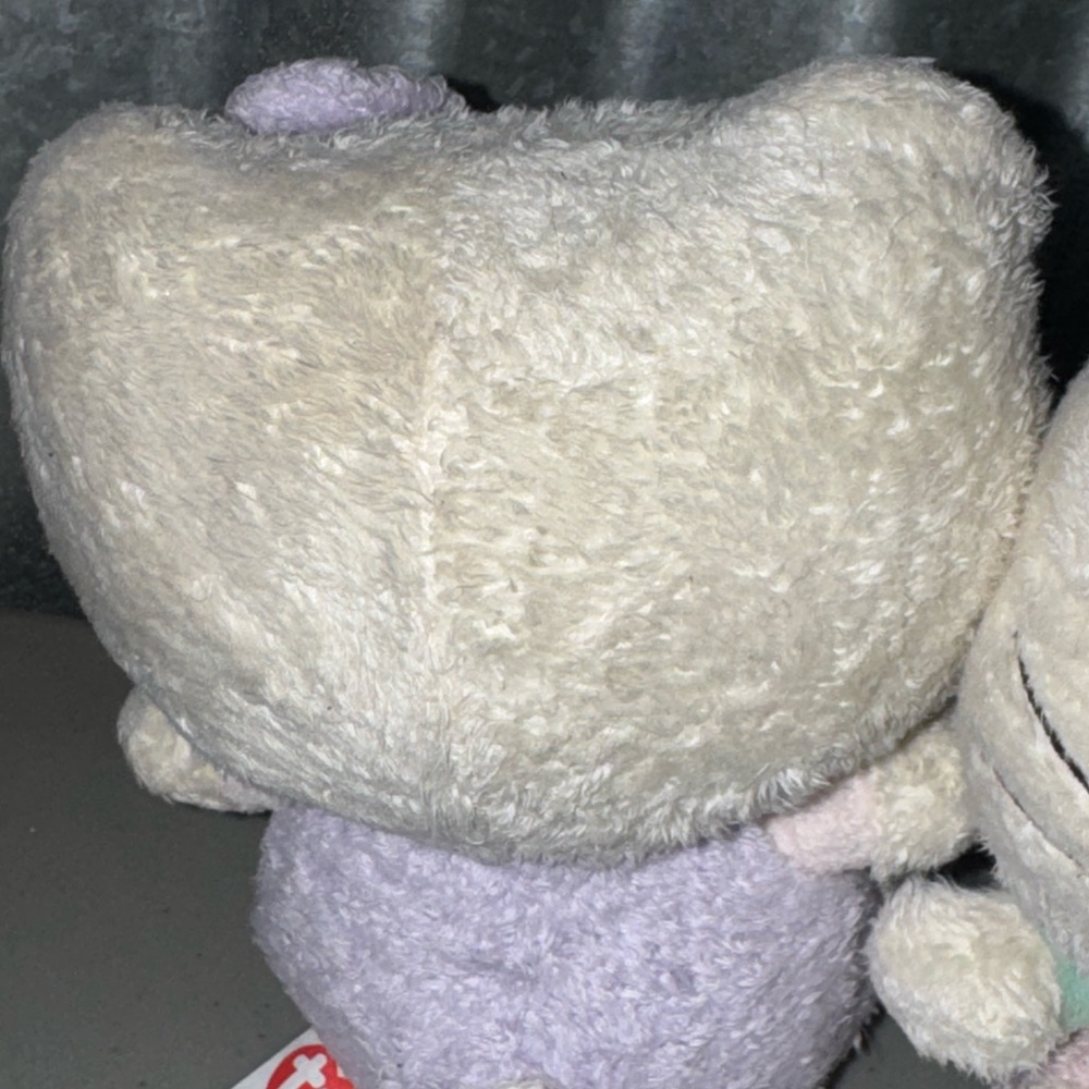 Hello Kitty Plush - Picture 8 of 8